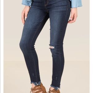 Harper NWT mid rise shark bite hem jeans size 28